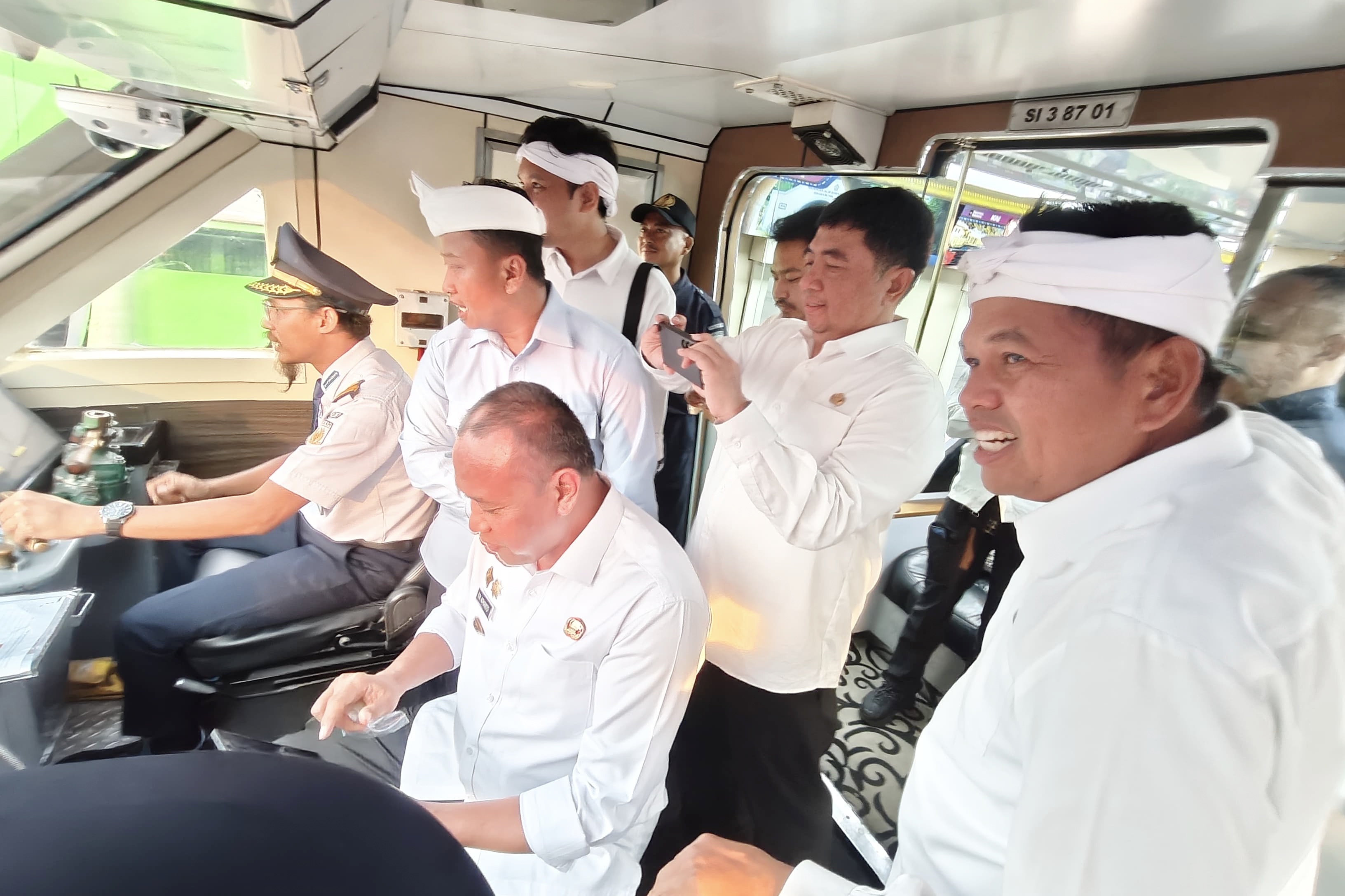 Jabar–KAI Sepakat Perkuat Transportasi Rel untuk Percepatan Mobilitas Warga