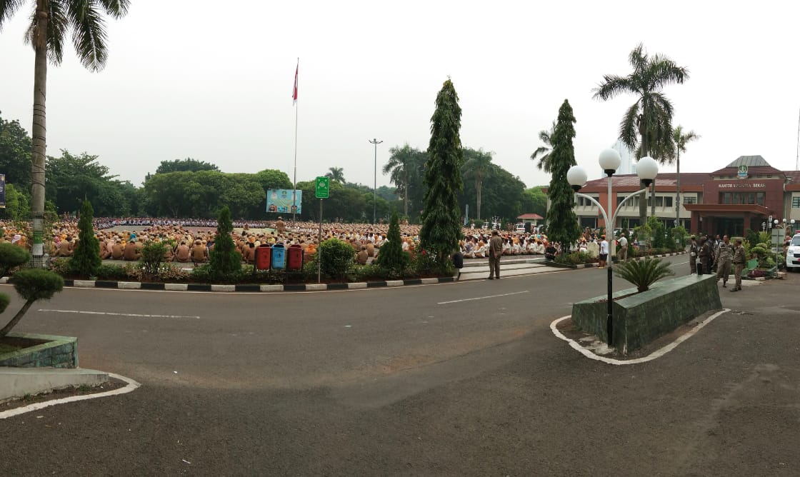 Ribuan Aparatur Pemkot Bekasi Dikerhakan Sambut Presiden Jokowi
