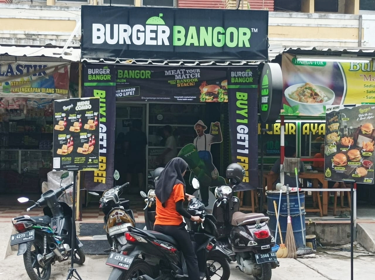 Burger Bangor Taman Kebalen Tawarkan Promo Beli 1 Gratis 1