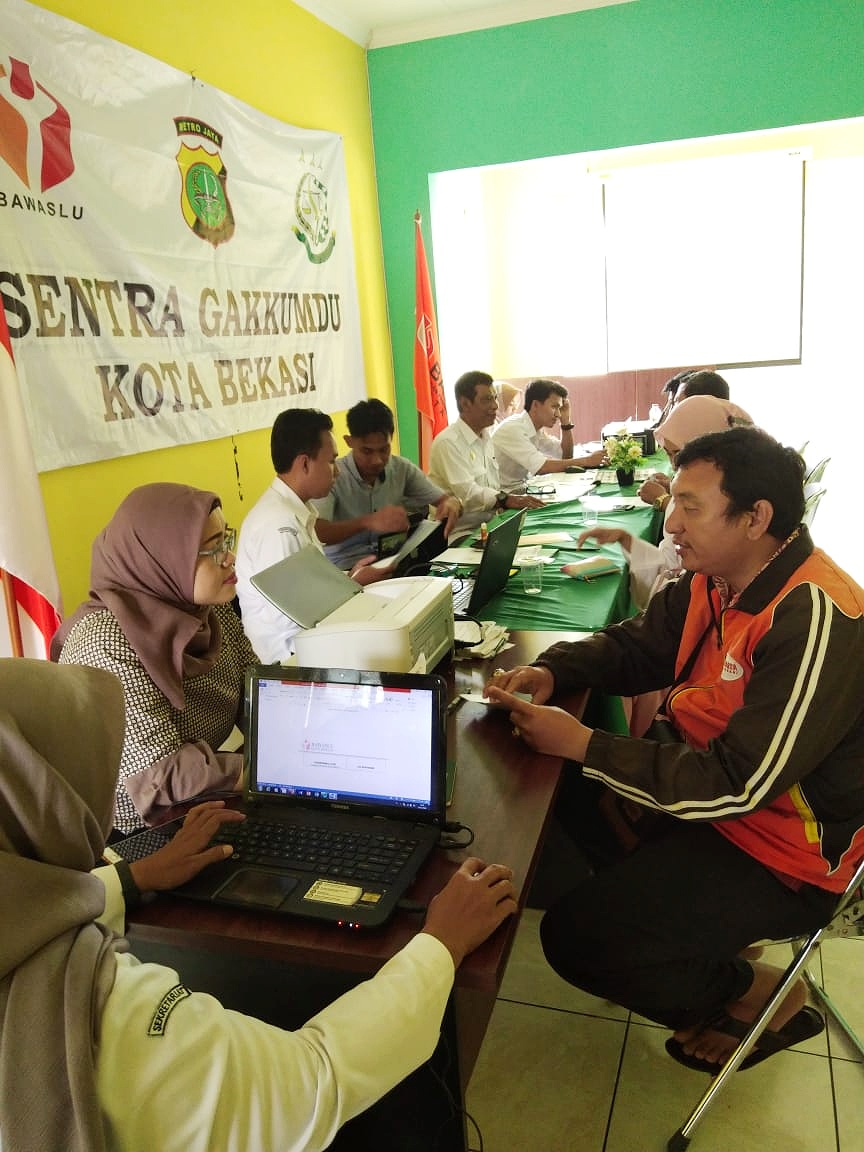 Bawaslu Proses 25 Caleg Nasdem Iklan di Media Massa