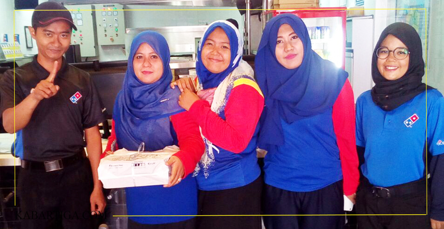 Asiknya Membuat Pizza Bersama Domino’s Pizza Villa Mutiara Gading 2 