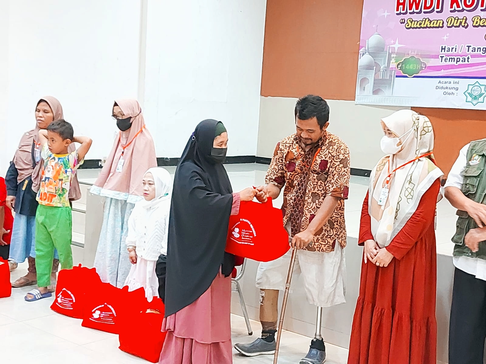 700 Paket Ramadhan Disalurkan HWDI Untuk Disabilitas