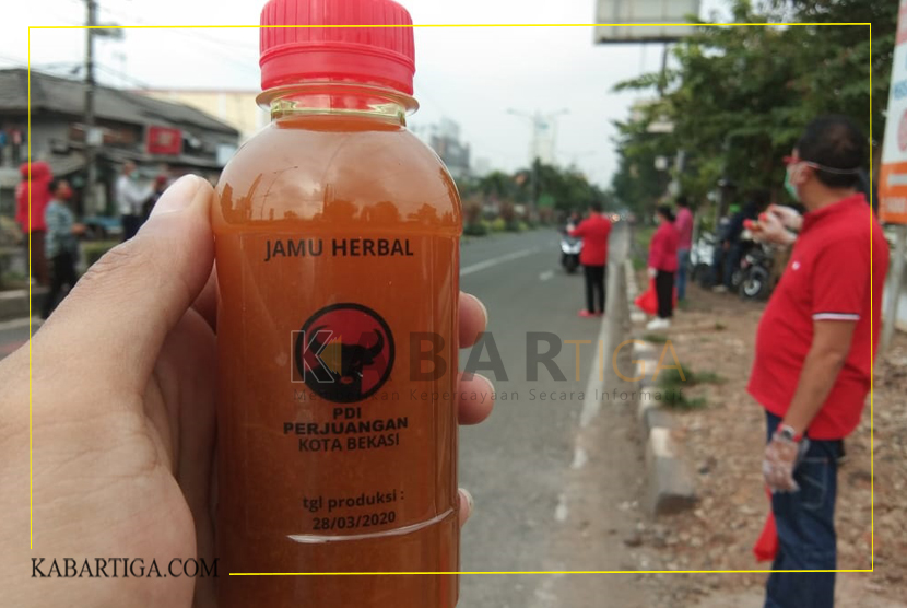 PDIP Kota Bekasi Bagikan Jamu Anti Corona