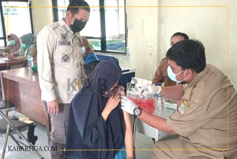 Kecamatan Muaragembong Monitoring Vaksinasi Hingga ke Tingkat Desa dan Lingkungan Nelayan