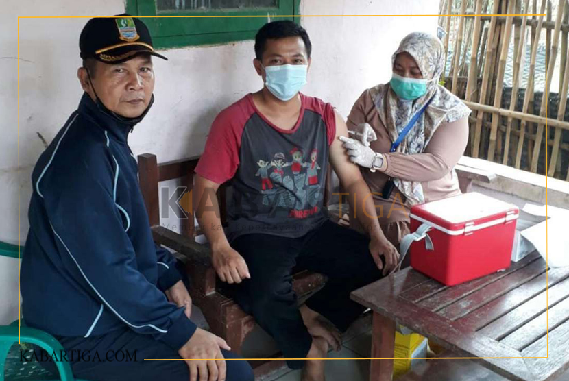 Pemdes Bantarjaya Gelar Vaksinasi Booster Door to Door di 2 Kampung
