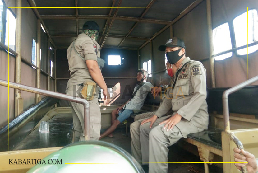 Ngaku Disuruh Camat, Seorang Pria di Jalan Ahmad Yani Diamankan Satpol PP