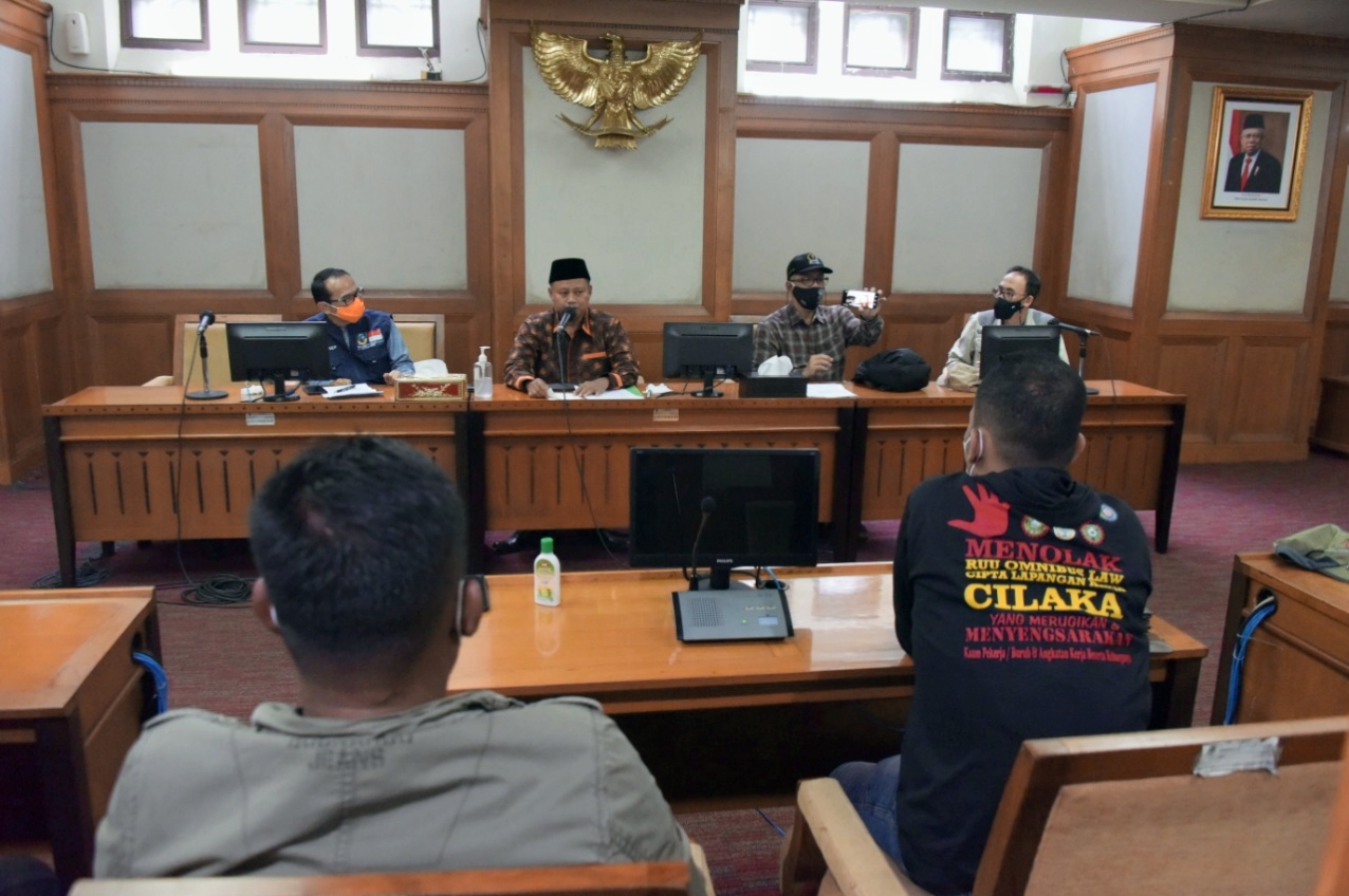 Wagub Jabar Terima Perwakilan Serikat Buruh Jelang Lebaran